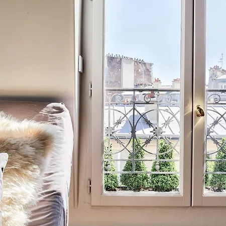 Nice Near Eiffel Tower In Apartment